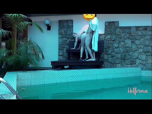❤️ A főnök meghívja a szobalányt a medencébe, de nem tud ellenállni egy forró Porno at hu.japangaysex.ru ❤