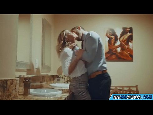 ❤️ Amikor egy bögyös szőke elcsábít egy nyilvános WC-ben Porno at hu.japangaysex.ru ❤